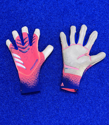 BEN HAMER WORN GOALKEEPER GLOVES