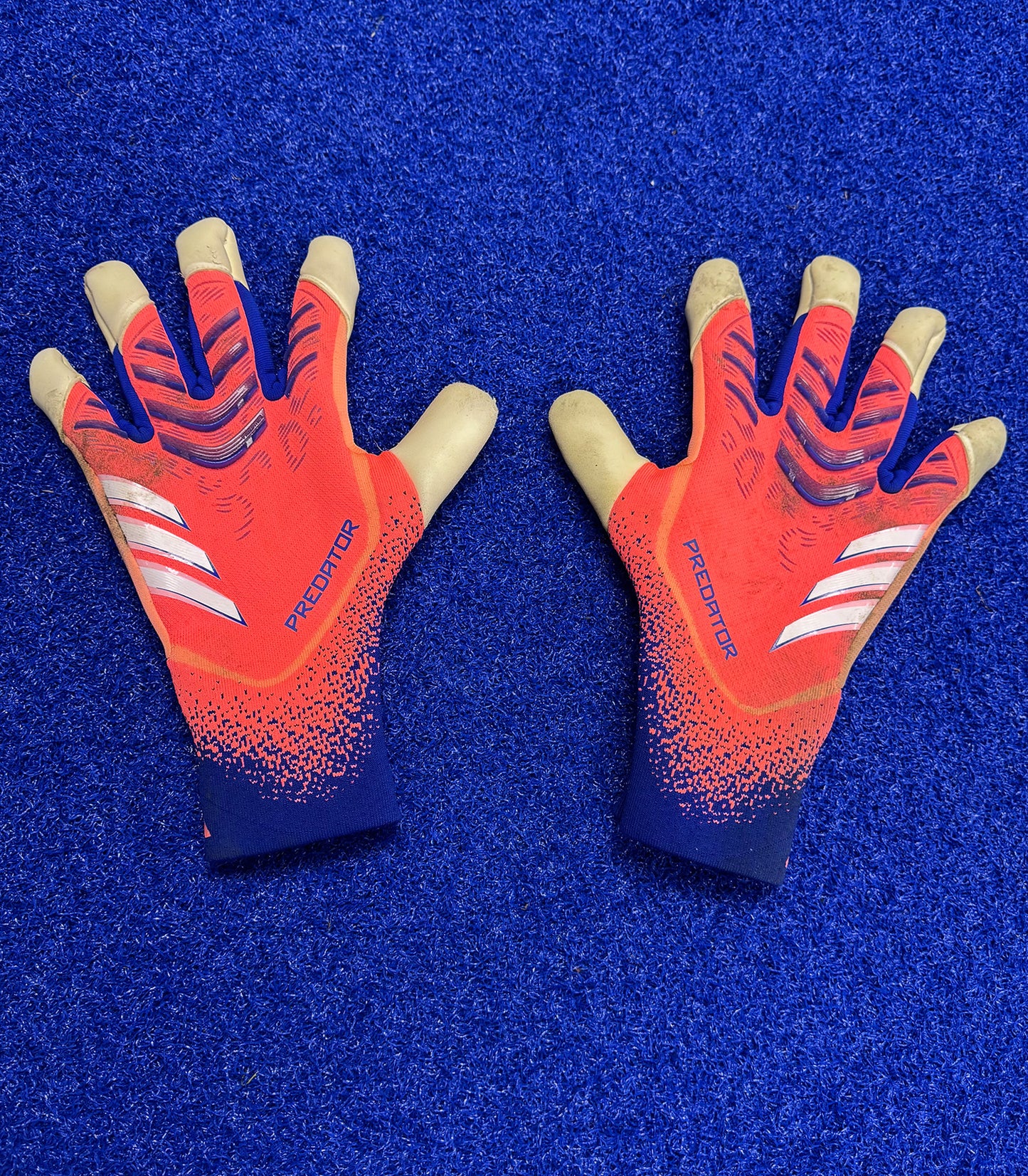 BEN HAMER WORN GOALKEEPER GLOVES