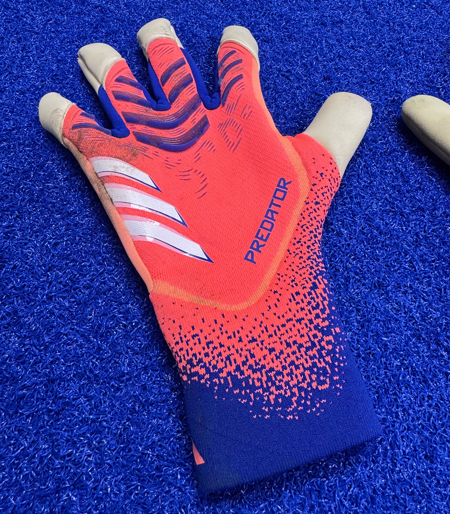 BEN HAMER WORN GOALKEEPER GLOVES